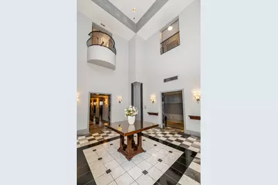 70 W Huron Street #802, Chicago, IL 60654 - Photo 9