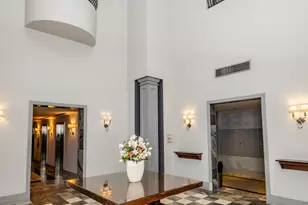 70 W Huron St, Chicago, IL 60654 - Photo 9