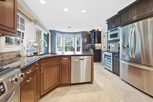 1339 Beckett Ln, Schaumburg, IL 60173 - Photo 9