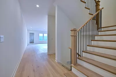 256 Addison Avenue N, Elmhurst, IL 60126 - Photo 9