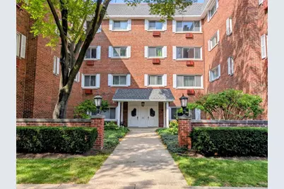 800 Washington Boulevard #305, Oak Park, IL 60302 - Photo 1