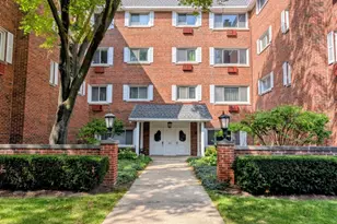 800 Washington Blvd, Oak Park, IL 60302 - Photo 1
