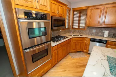 902 Somerset Drive, Carol Stream, IL 60188 - Photo 11