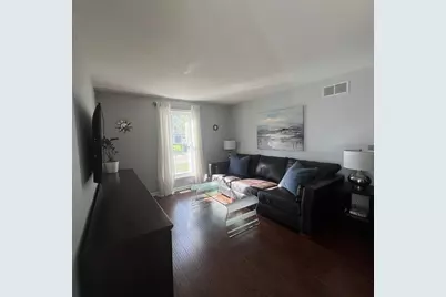 827 Salem Lane, Carpentersville, IL 60110 - Photo 5