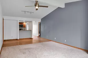 403 Clearwater Dr, Champaign, IL 61822 - Photo 7