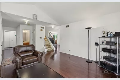 1841 Grosse Pointe Circle, Hanover Park, IL 60133 - Photo 5