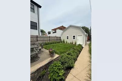 1928 W Barry Avenue #2, Chicago, IL 60657 - Photo 3