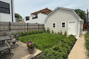 1928 W Barry Ave, Chicago, IL 60657 - Photo 3