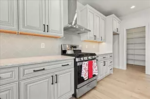 1313 Woodbine Rd, Bloomington, IL 61704 - Photo 9