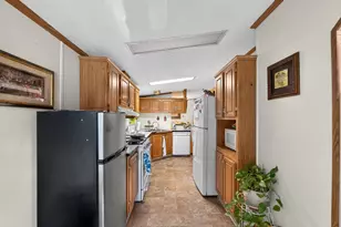 819 S 9th St, Dekalb, IL 60115 - Photo 7