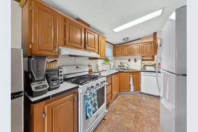 819 S 9th Street, Dekalb, IL 60115 - Photo 5
