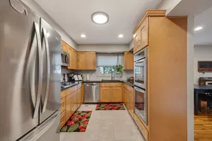 569 Northampton Cir, Elk Grove Village, IL 60007 - Photo 13