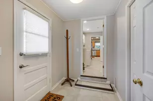 569 Northampton Cir, Elk Grove Village, IL 60007 - Photo 17