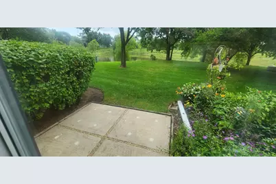 621 Woodhaven Drive, Mundelein, IL 60060 - Photo 7