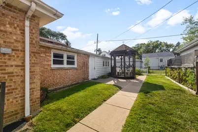 4242 Fishermans Terrace, Lyons, IL 60534 - Photo 15