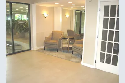 2020 Chestnut Avenue #406, Glenview, IL 60025 - Photo 3