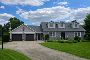 2335 Timber Ridge Dr, Princeton, IL 61356 - Photo 1