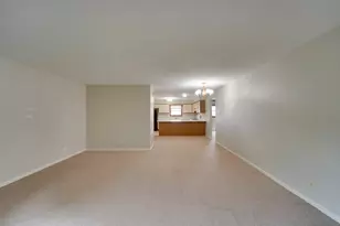 74 Terry Dr, Roselle, IL 60172 - Photo 5