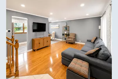476 Raupp Boulevard, Buffalo Grove, IL 60089 - Photo 3