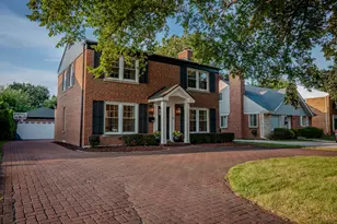 4738 W Pratt Ave, Lincolnwood, IL 60712 - Photo 1