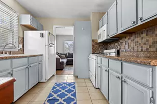 2223 Van Wie Ave, Rockford, IL 61103 - Photo 5