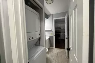 8 Echo Ct, Vernon Hills, IL 60061 - Photo 9