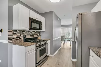 105 Parkview Drive, Wauconda, IL 60084 - Photo 9