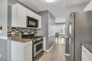 105 Parkview Dr, Wauconda, IL 60084 - Photo 9
