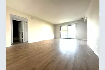 2000 Bayside Drive #110, Palatine, IL 60074 - Photo 3