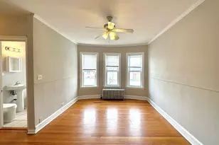 1301 W Argyle St, Chicago, IL 60640 - Photo 11