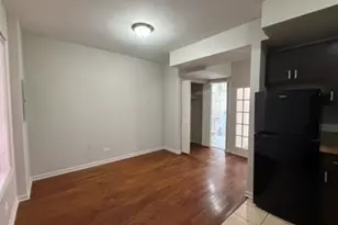 1354 W Argyle St, Chicago, IL 60640 - Photo 5