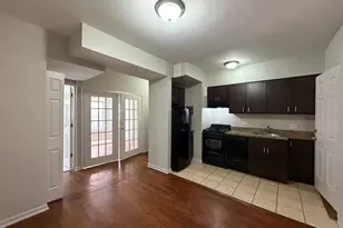 1354 W Argyle St, Chicago, IL 60640 - Photo 3