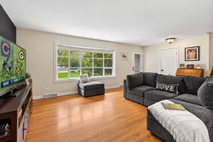 21 E Hillside Rd, Naperville, IL 60540 - Photo 9