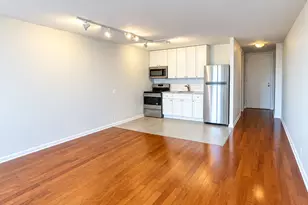 2400 N Lakeview Ave, Chicago, IL 60614 - Photo 5
