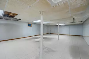 8201 Pine Bluff Ct, Darien, IL 60561 - Photo 35