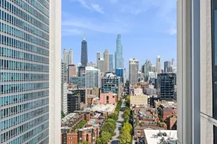 720 N Larrabee St, Chicago, IL 60654 - Photo 17