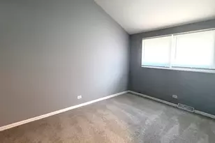 17909 Chartres Ct, Hazel Crest, IL 60429 - Photo 9