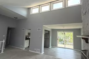 17909 Chartres Ct, Hazel Crest, IL 60429 - Photo 5