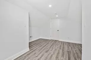 8915 S Racine Ave, Chicago, IL 60620 - Photo 11