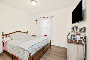 8915 S Racine Ave, Chicago, IL 60620 - Photo 7
