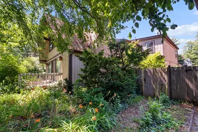 642 Sheridan Road, Evanston, IL 60202 - Photo 9