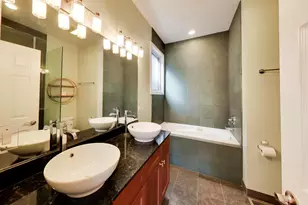 1133 N Mozart St, Chicago, IL 60622 - Photo 9