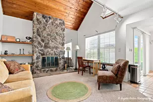 742 Glen Way, Gurnee, IL 60031 - Photo 3
