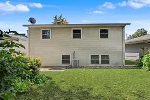 1228 S Mason St, Bloomington, IL 61701 - Photo 27