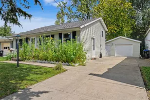 1228 S Mason St, Bloomington, IL 61701 - Photo 29