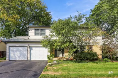 4 W Suffield Drive, Arlington Heights, IL 60004 - Photo 1