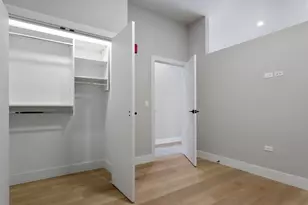 2475 W Foster Ave, Chicago, IL 60625 - Photo 19