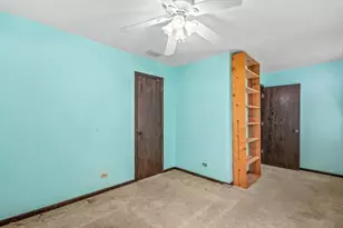 930 Pioneer Ct, Roselle, IL 60172 - Photo 35