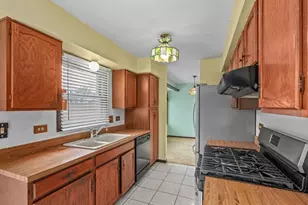 930 Pioneer Ct, Roselle, IL 60172 - Photo 21