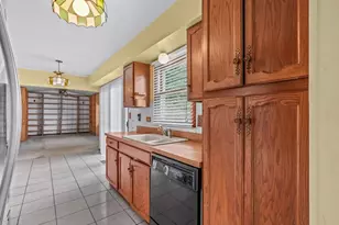 930 Pioneer Ct, Roselle, IL 60172 - Photo 17